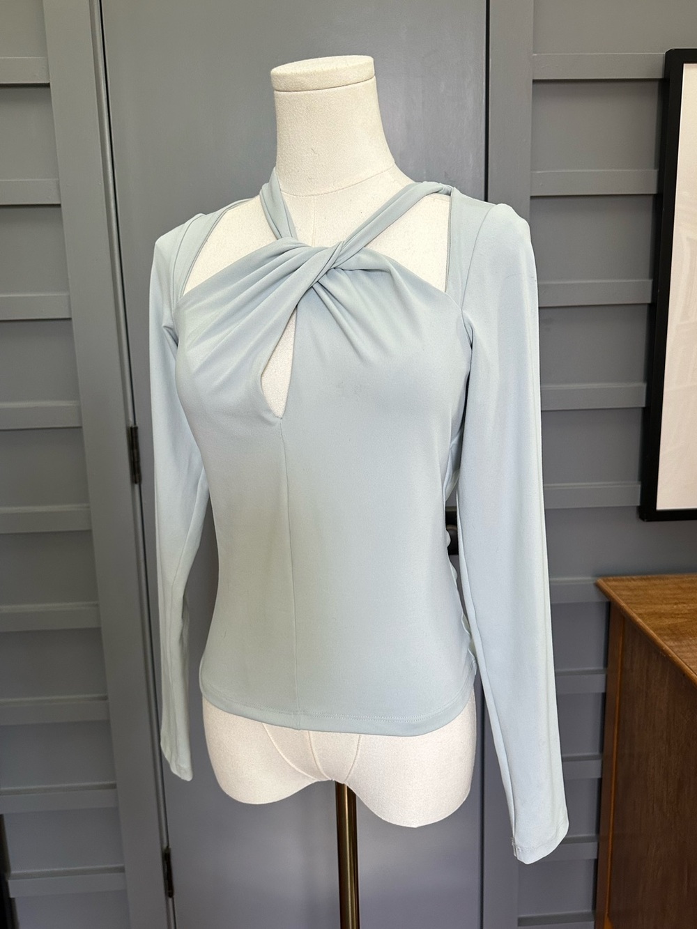 NEW Susana Monaco Pale Icy Blue Twist-Neck Long Sleeve Top - Size Small